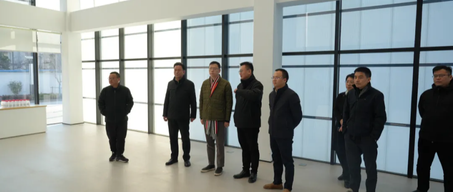 嘉定区委副书记吴杰一行莅临鸿翼数据要素产业园调研指导